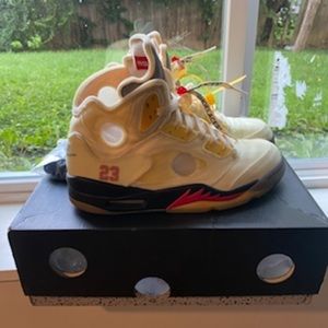 Off-white 5s